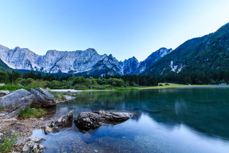 在 Fusine，意大利湖的日落