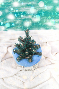 在一个锅里装饰圣诞树