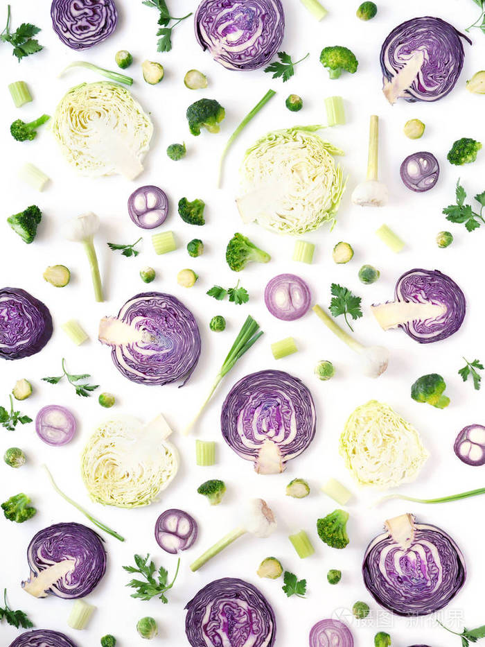 红白菜图案食物背景在一个白色的背景切白菜食品概念顶部视图平躺蔬菜