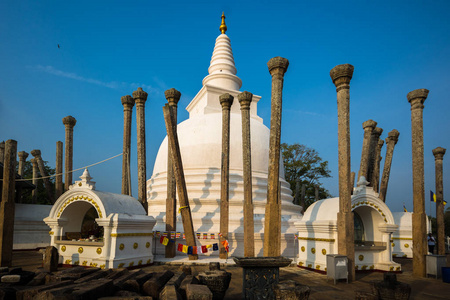 Thuparamaya 舍利塔 佛塔, 阿努拉德普勒, 斯里兰卡。它被认为是第一 dagaba 修造在斯里南卡在佛教的介绍以