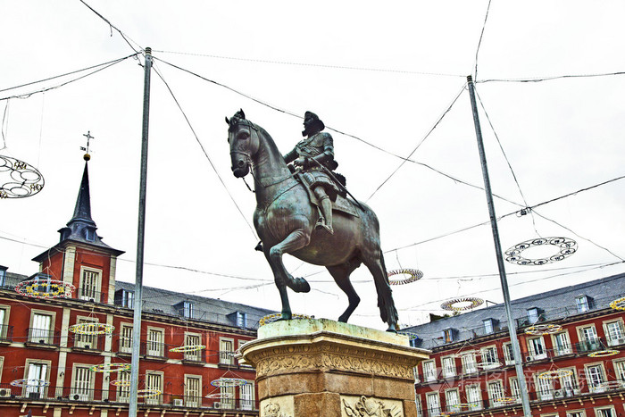 马德里广场市长菲利普三世雕像