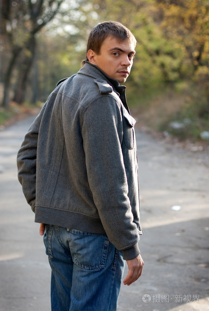 回头看看照片-正版商用图片02kuni-摄图新视界