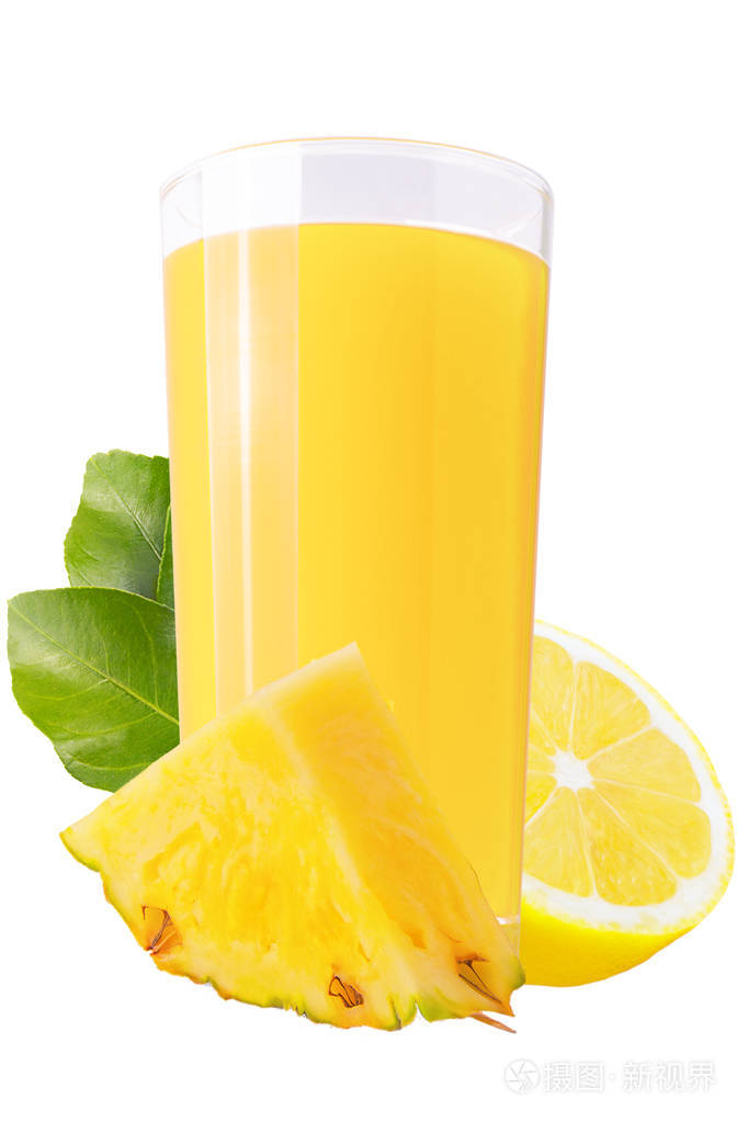 柠檬和菠萝汁白色隔离玻璃