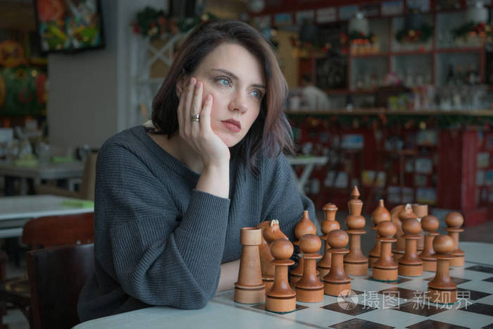 下棋图片真实 女子图片