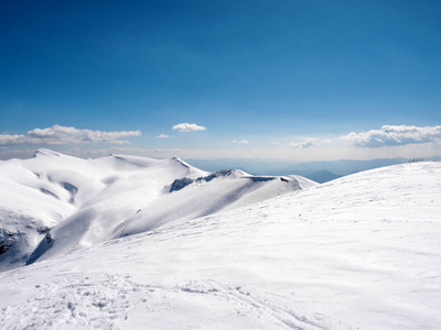 景观的山与雪