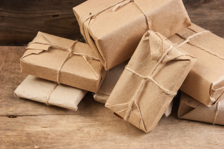 桩包裹图片-桩包裹素材-桩包裹插画-摄图新视界