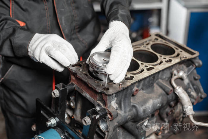 拆卸发动机座车.汽车资本维修.十六阀和四缸.汽车服务理念