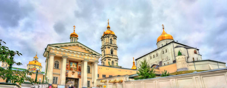 圣东正大 Pochayiv 修道院，泰尔州的乌克兰东正教修道院的全景