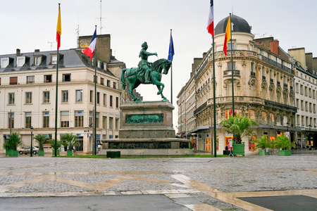 法国奥尔良弧形琼纪念碑图片