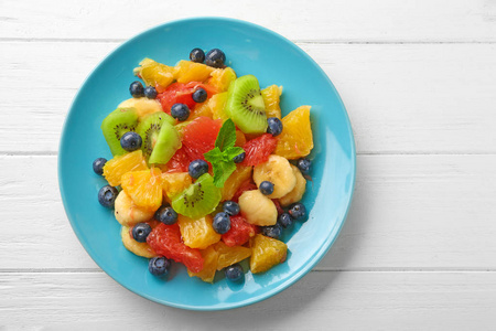 美味的水果沙拉照片