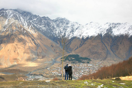 Kazbek 是高加索地区主要山脉之一, 位于佐治亚州卡兹别吉区