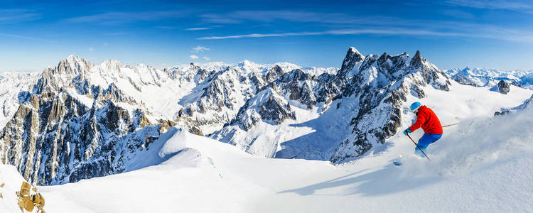 与惊人的高等学院全景滑雪莱布兰奇夏蒙尼