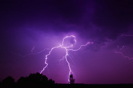雷雨闪电颜色图片