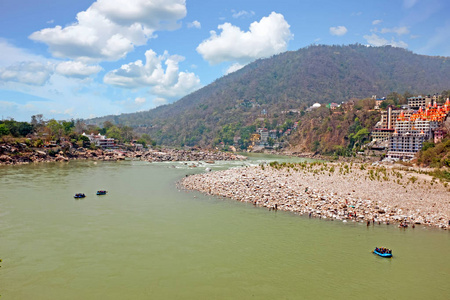 印度拉克斯曼 Jhula 附近的恒河观