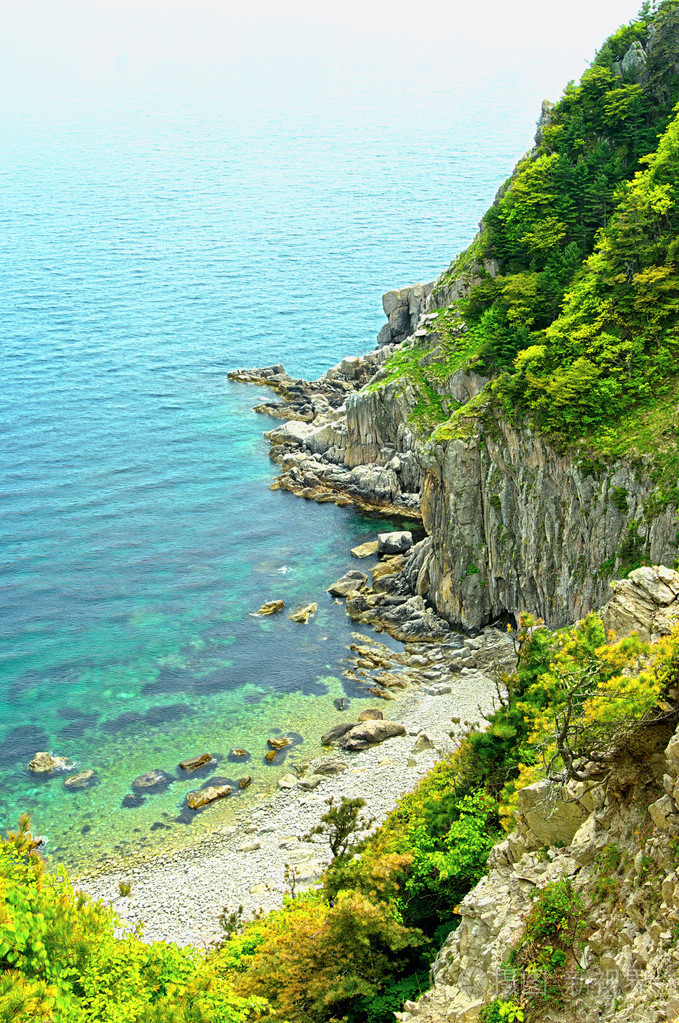 日本海岛彼得罗夫水晶海滩