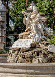 意大利西西里巴勒莫别墅茱莉亚花园的 Genio 喷泉