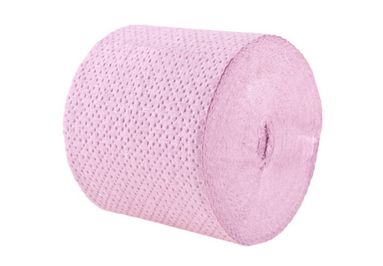 粉红色的厕所纸卷粉红色卫生纸孤立在白色背景上照片