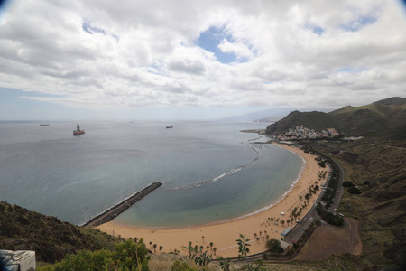 在加那利群岛美丽的海滩上的景色