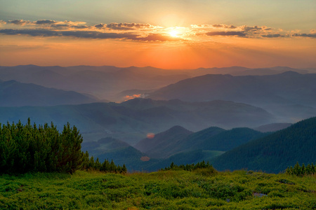 日落于山