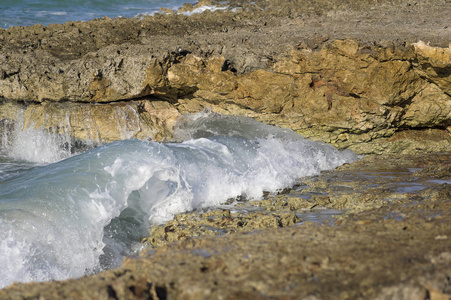 海浪与泡沫关闭