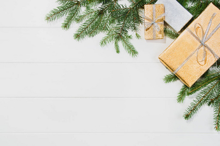 圣诞礼物或礼物背景框架白色的顶部视图