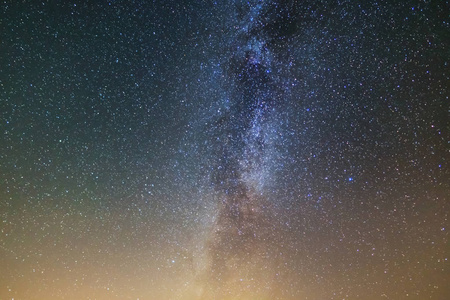 与银河系的夜空