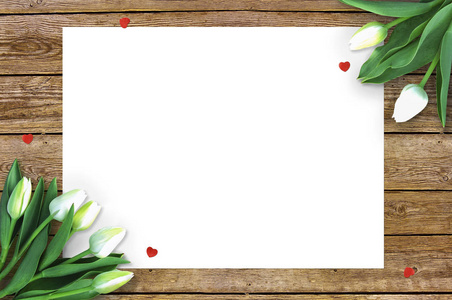 郁金香在木背景与空间为消息.母亲节的背景.