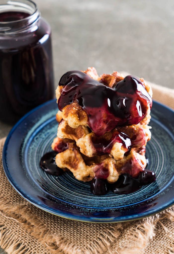 蓝莓汁华夫饼