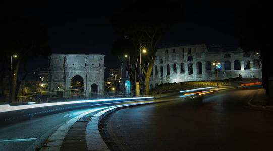 意大利罗马康斯坦丁竞技场和拱门的全景