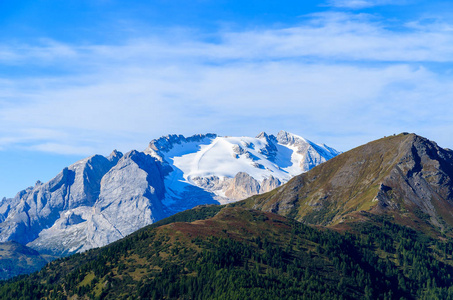 Marmolada 冰川的看法在白云岩山, 意大利