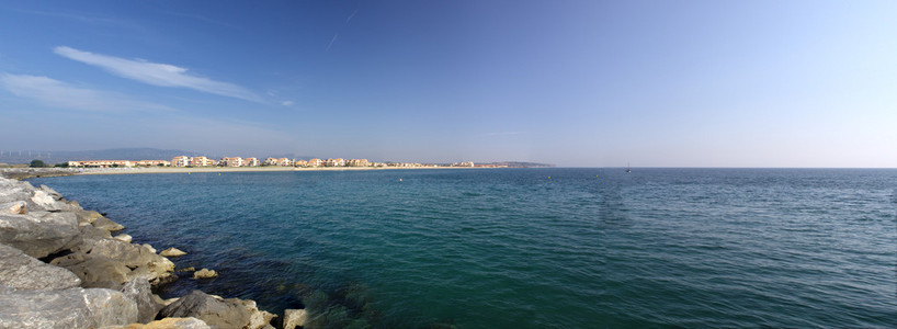 地中海海岸的全景视图