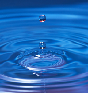 液体滴落图片-液体滴落素材-液体滴落插画-摄图新视界