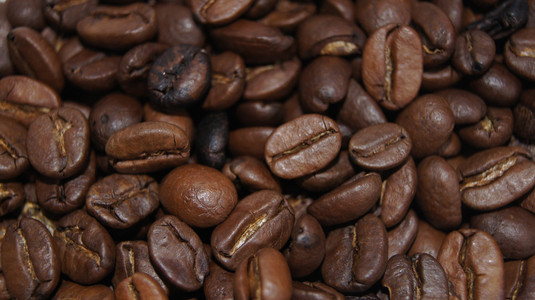 咖啡准备用的油炸咖啡颗粒。