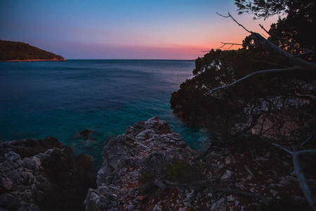 美丽的夕阳在海