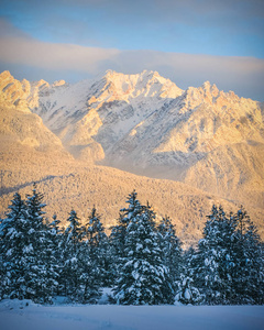 费尔蒙特山脉在冬季日落