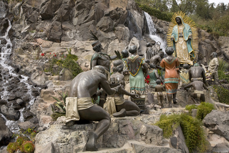 圣母玛利亚雕像出现在胡安迭戈瓜达卢佩神社