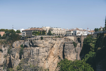 岩石上的建筑物景观景观, 龙达, 西班牙