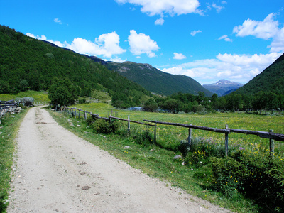 挪威山区的道路