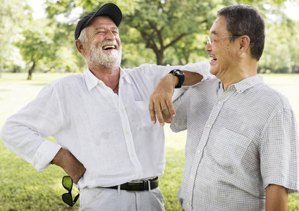 两个老男人在公园笑, 原来 photoset