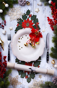 圣诞假期晚宴背景空盘子餐具和人权中心