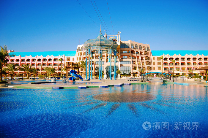 热带度假酒店，美丽的游泳池