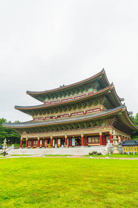 Yakcheonsa 寺在韩国济洲岛