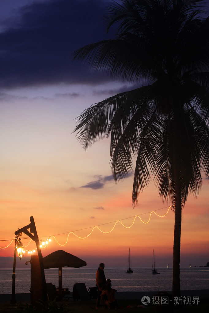 夜晚海滩