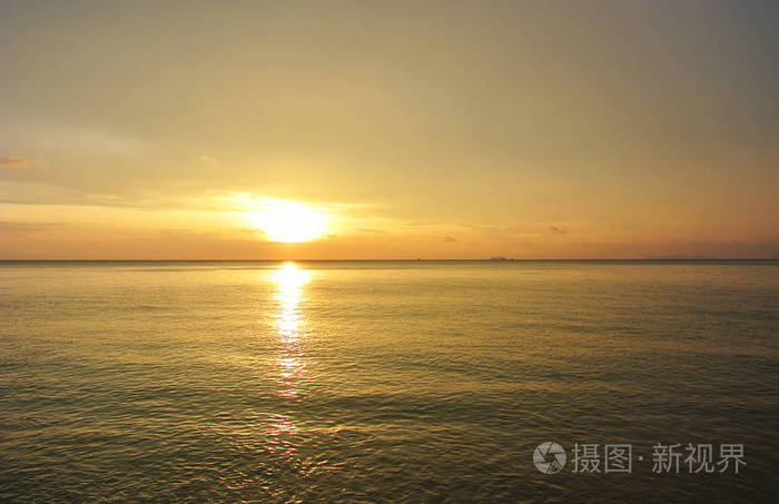 塞舌尔海滩日落, 海面上美丽的日出