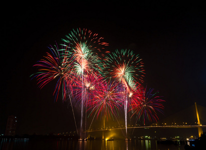 夜空中的烟火