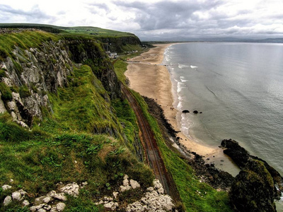 爱尔兰绿色的北海岸悬崖