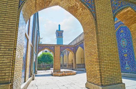 戈勒斯坦的瓷砖拱门, 德黑兰