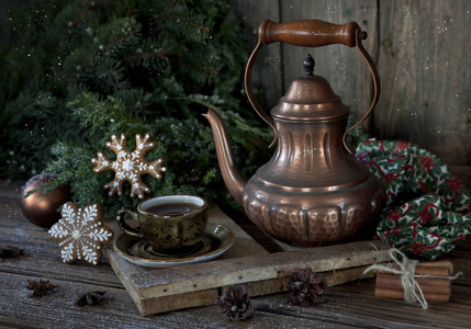 老式铜咖啡壶照片