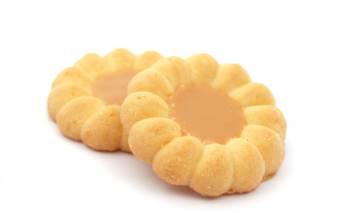  英>饼干( biscuit的名词复数 )  美>软烤饼 松饼(食用时常佐以肉汁)