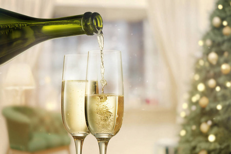 香槟，在波光粼粼的假日背景一瓶眼镜